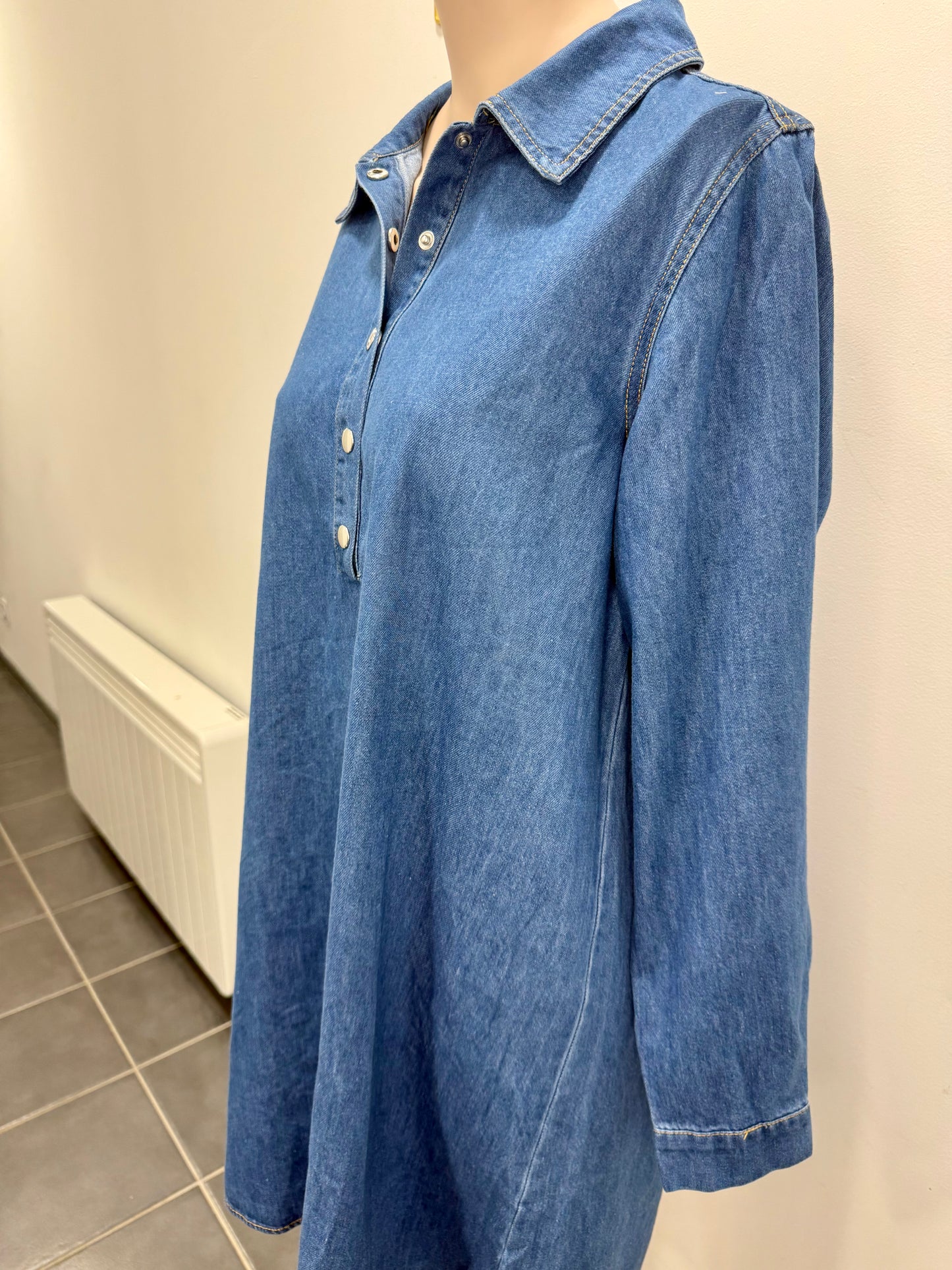 Robe courte en denim