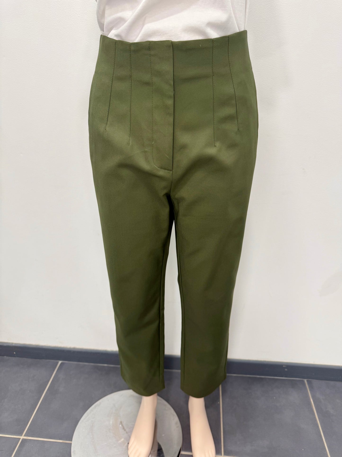 Pantalon kaki coupe droite