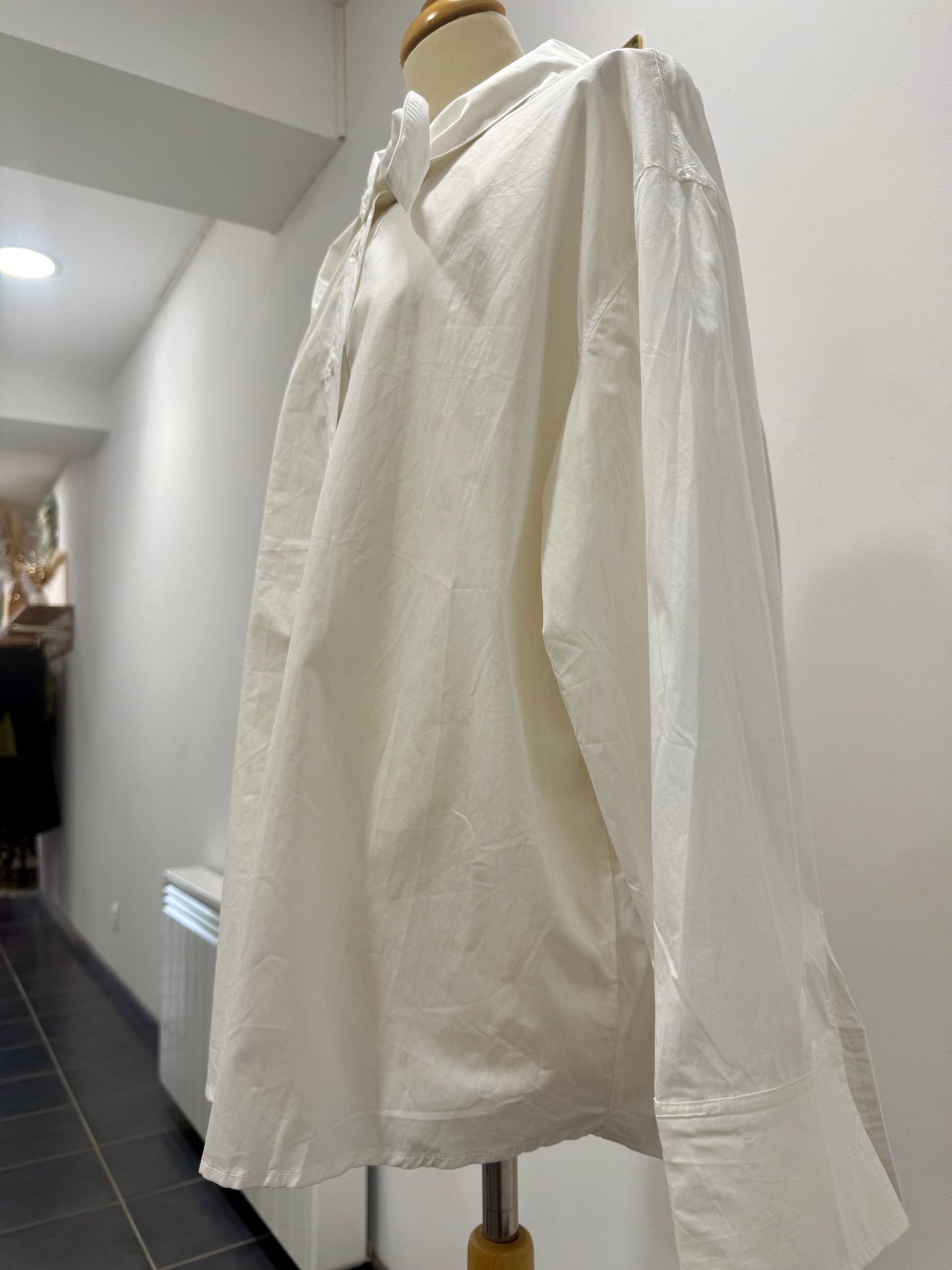 Chemise blanche à noeud