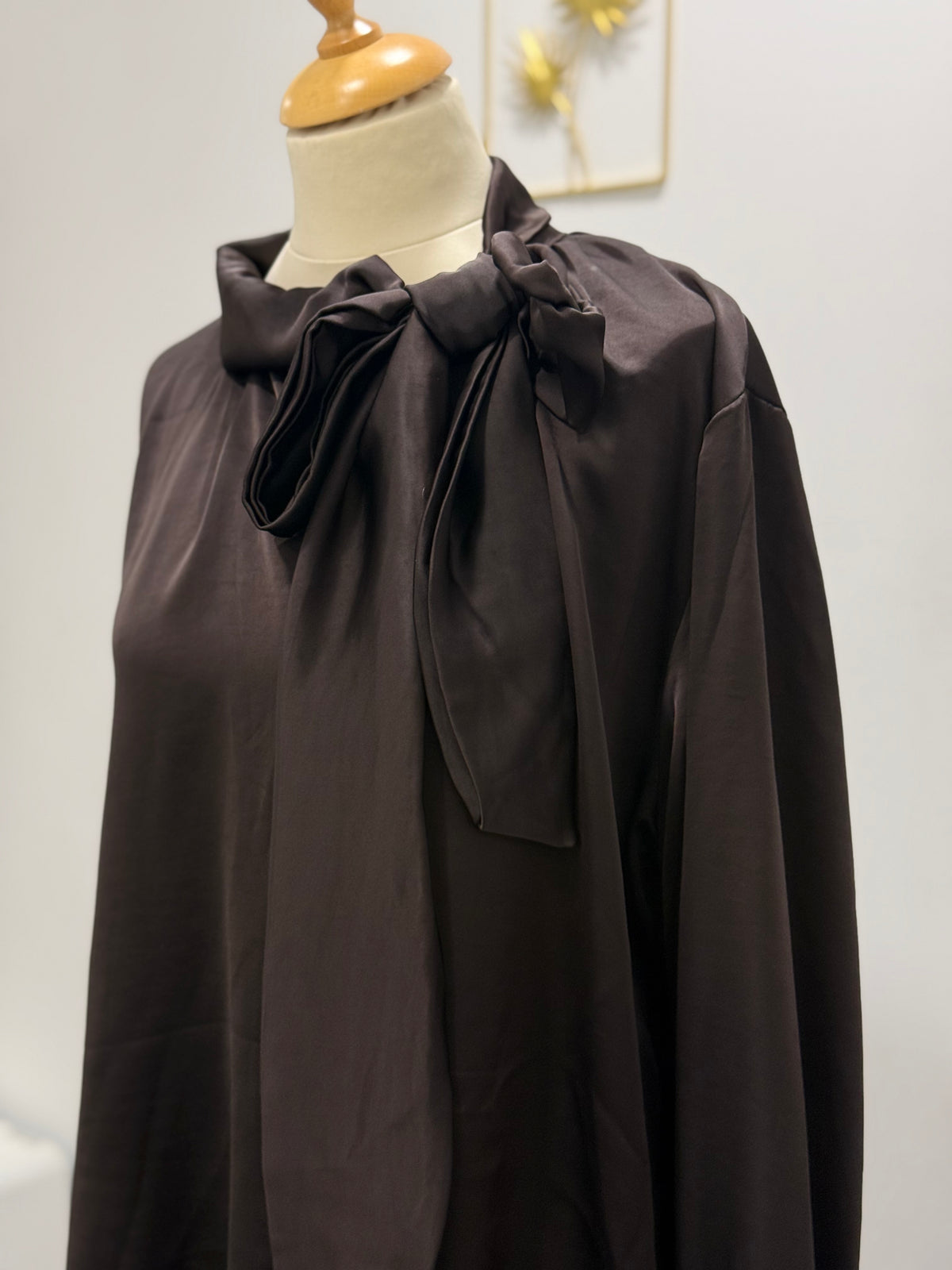 Blouse satinée à lavallière