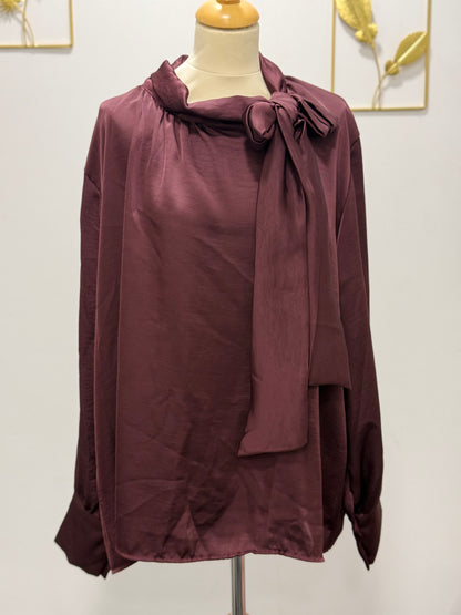 Blouse satinée à lavallière